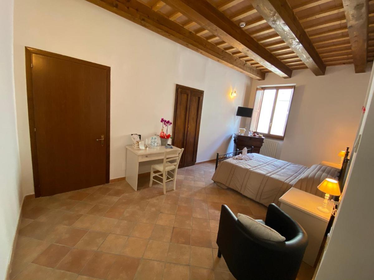 Locanda Della Pieve Pievebovigliana Экстерьер фото