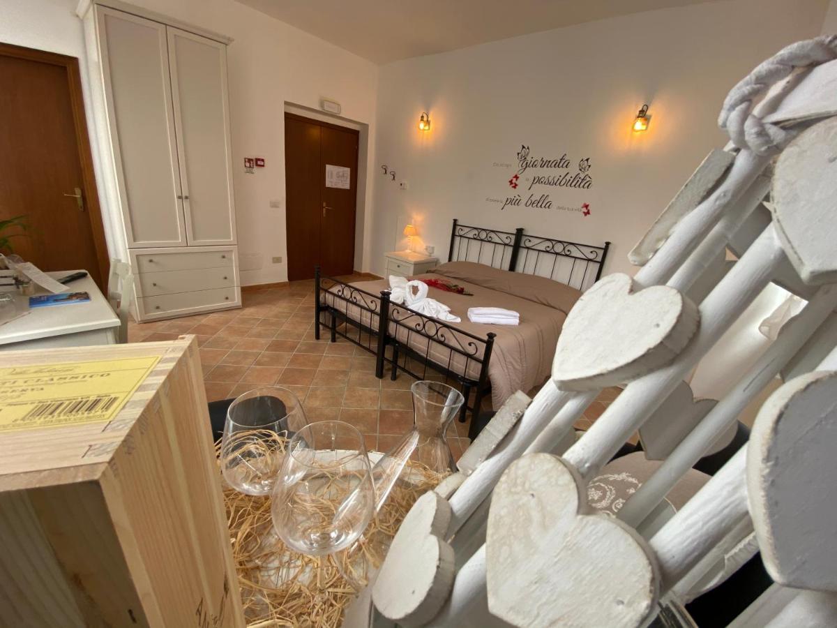 Locanda Della Pieve Pievebovigliana Экстерьер фото