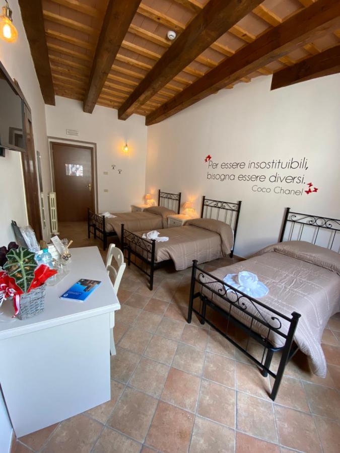 Locanda Della Pieve Pievebovigliana Экстерьер фото